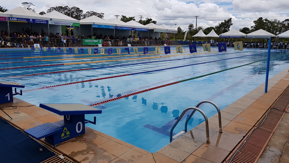 Flamengo inaugura piscina olímpica com homenagem ao técnico Rômulo