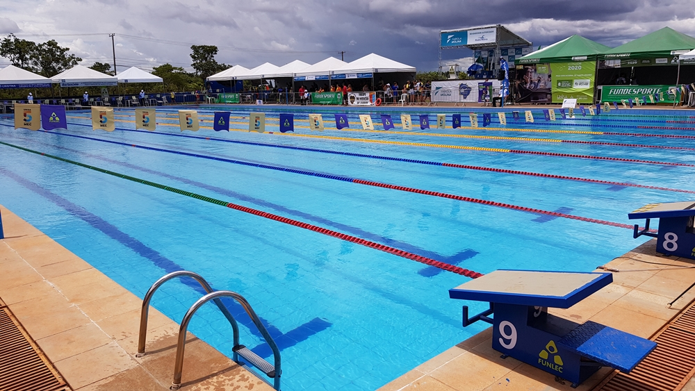 Flamengo inaugura piscina olímpica com homenagem ao técnico Rômulo