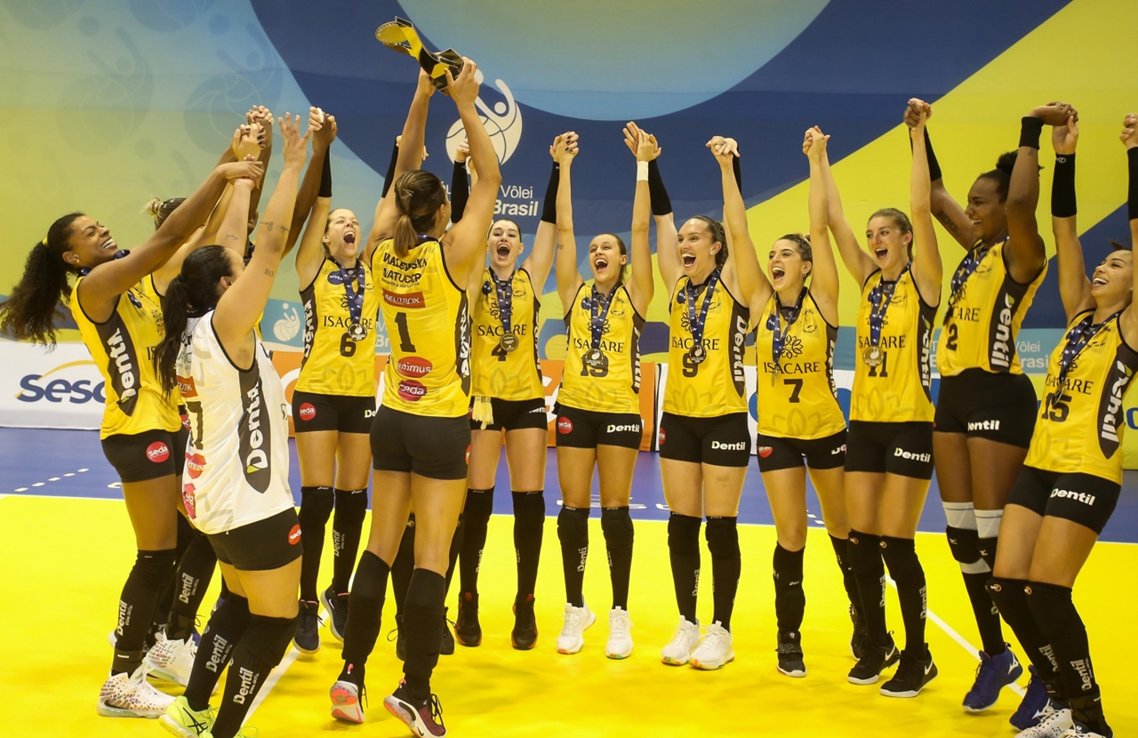 No tie-break, Minas vence Praia Clube e conquista a Supercopa de