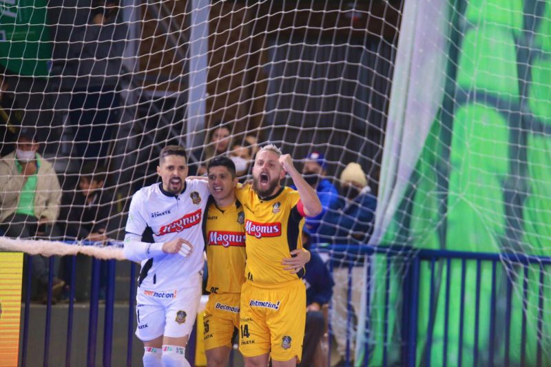 Magnus vence Joinville e é campeão inédito da Taça Brasil de Futsal em Dourados