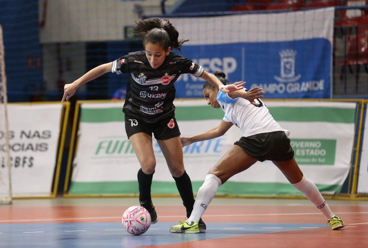 SEMIFINAIS SUPER TAÇA EMPRESARIAL FUTSAL FEM ao vivo: DE REPENTE