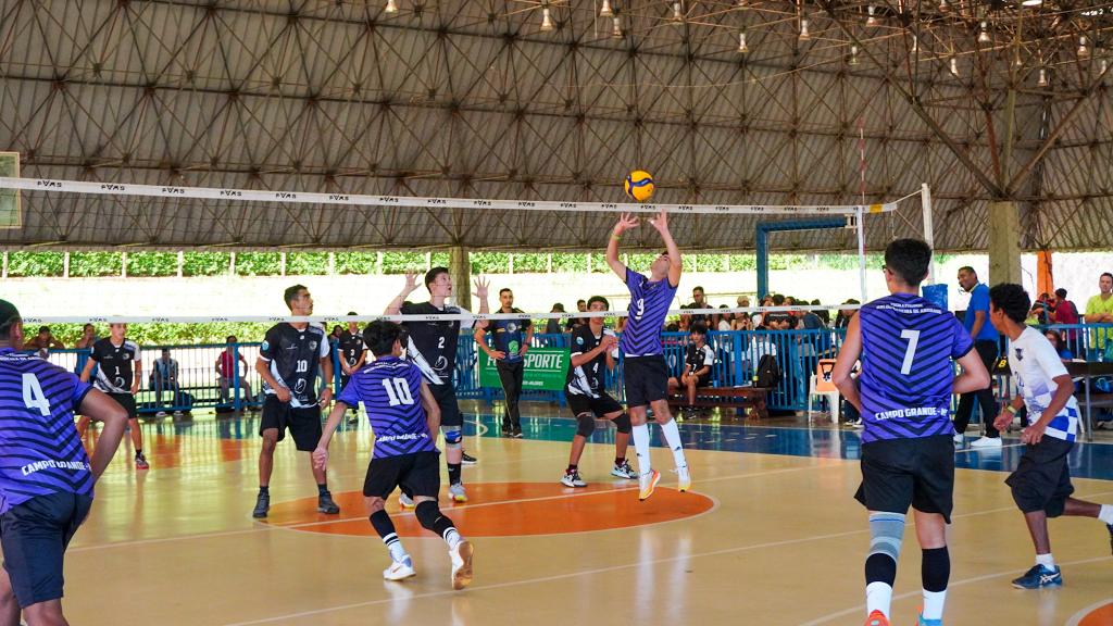 Representante do vôlei feminino de Naviraí para os Jogos